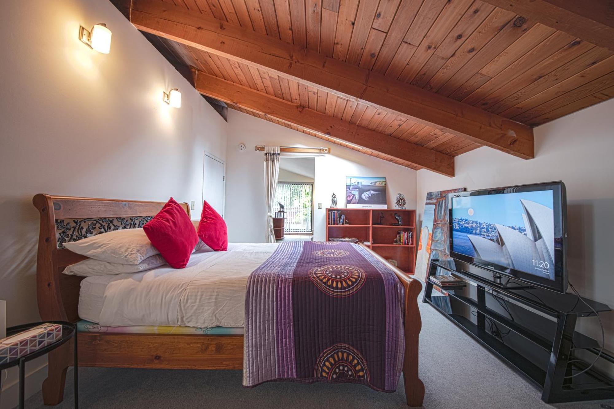 Cypress: Private Bedroom/Bathroom/Office, With Shared Pool, Hot Tub Северный Ванкувер Экстерьер фото